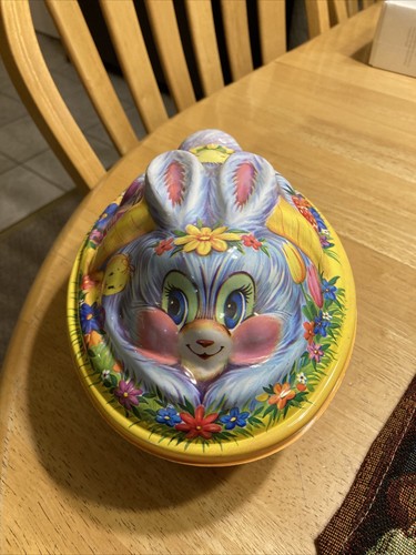 Vintage plastic molded - plastic,